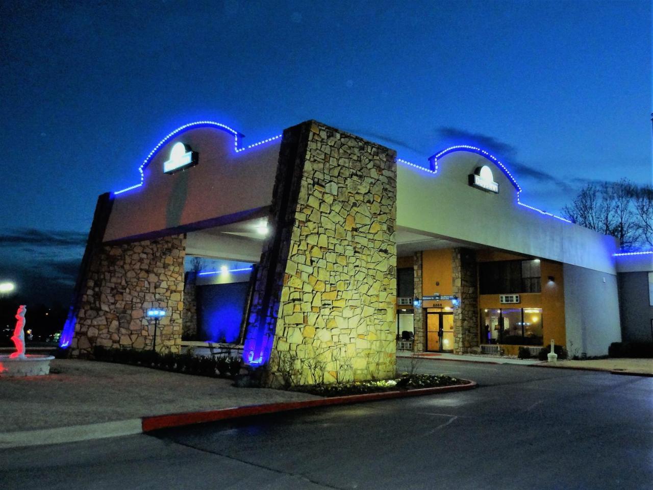 Days Inn By Wyndham Southern Hills/Oru Tulsa Exterior photo